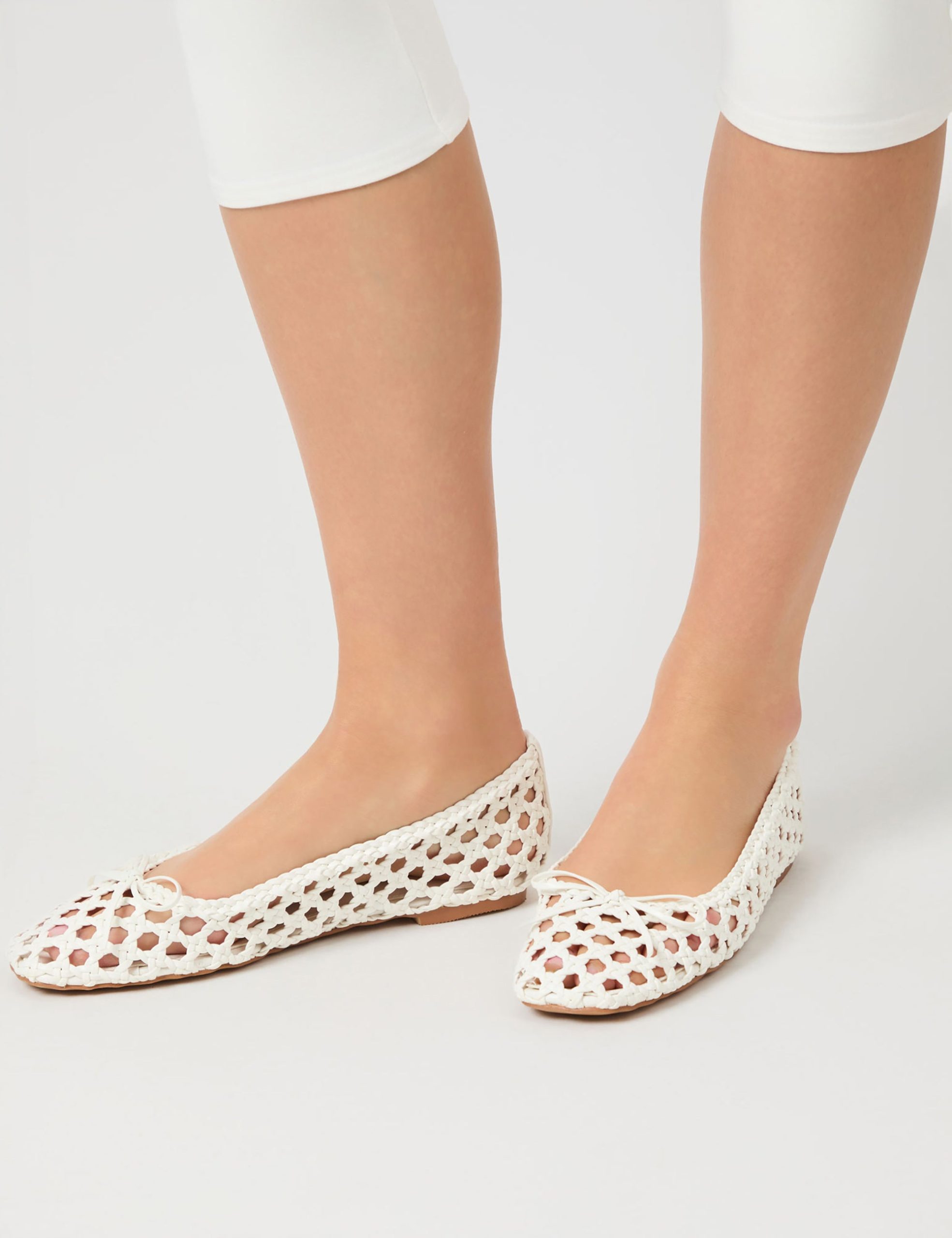 Alundra White Pu Woven Bow Detail Ballet Pump Flats - Image 3